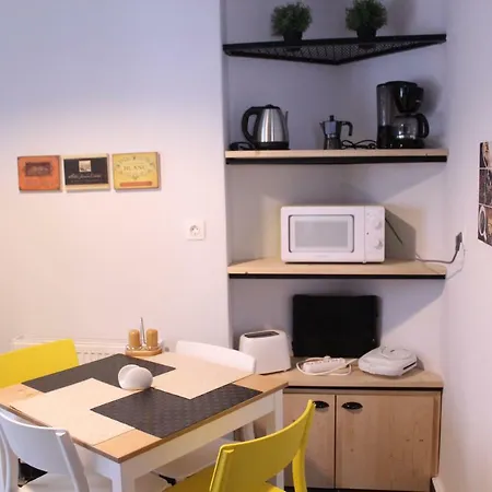 Unique Skyview Apartment-downtown