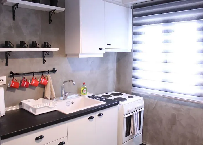 Unique Skyview Apartment-downtown *