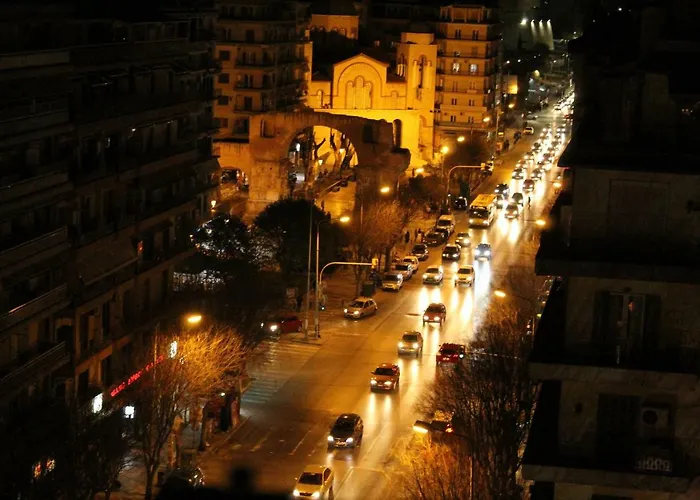 Unique Skyview Apartment-downtown 塞萨洛尼基