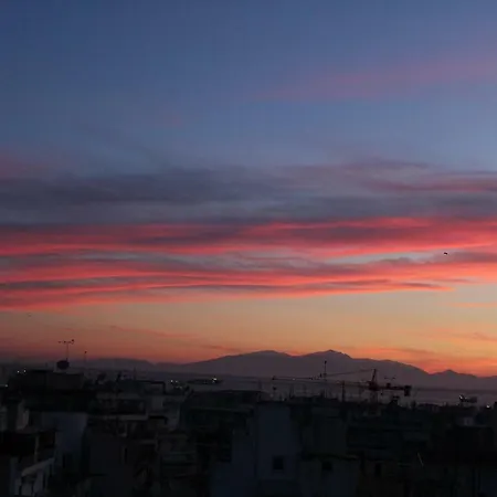 Unique Skyview Apartment-downtown