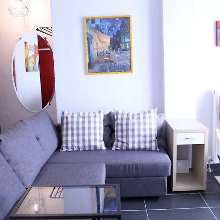 Unique Skyview Apartment-downtown Apartment