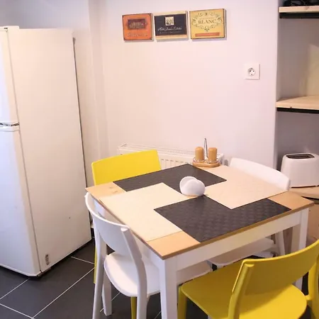 Unique Skyview Apartment-downtown *